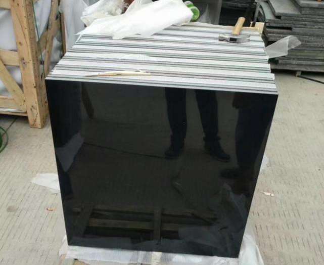 知名設(shè)計師親筆簽名|蒙古黑石材加工打造精美藝術(shù)品(圖2)