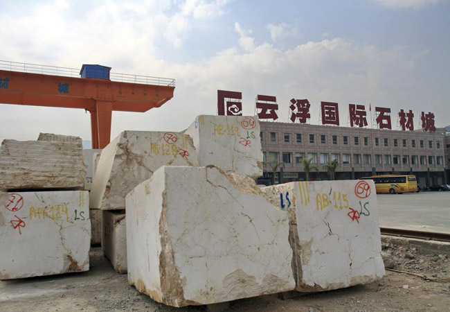 PC磚鋪地材料優(yōu)勢大揭秘：質量有保障，方便實用(圖2)