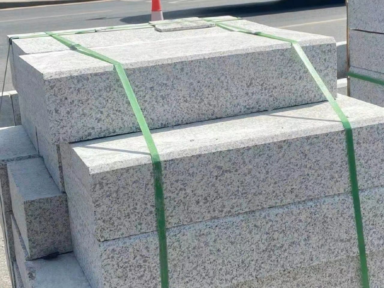 經(jīng)濟實惠！選購路沿石，讓城市建設(shè)更省錢(圖2)