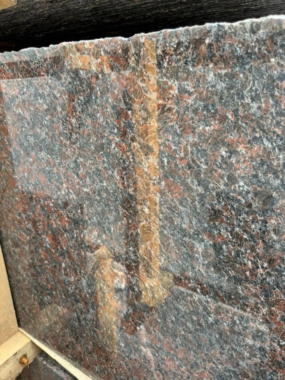 英國棕石材：黑棕與紅棕石材加工價(jià)格差異的原因分析(圖16)