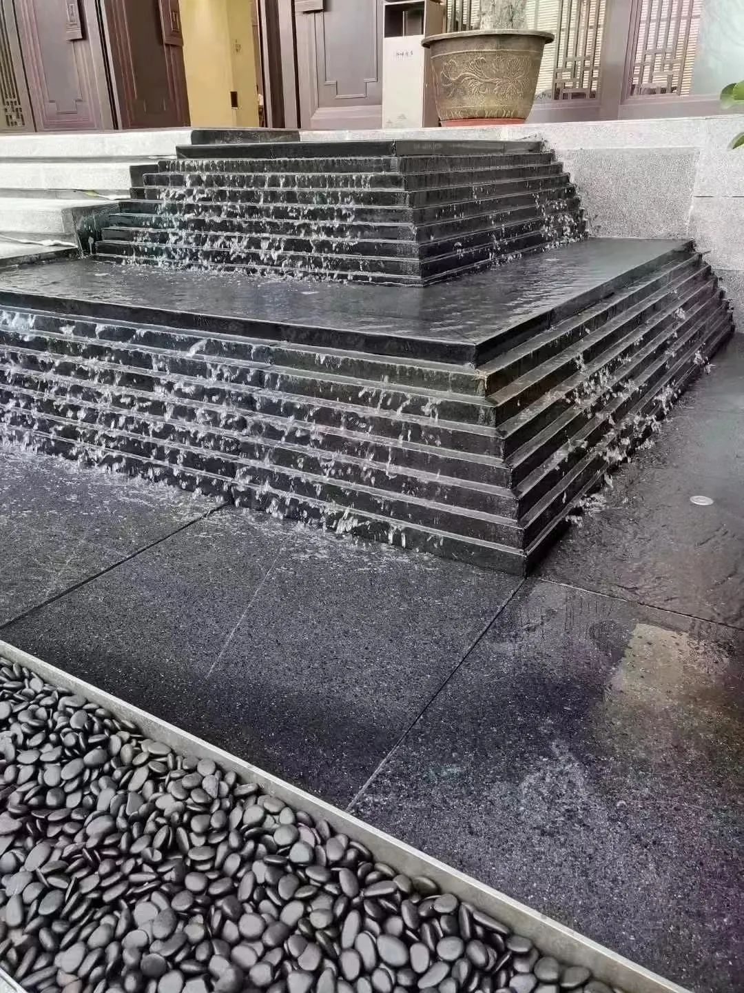 水景石材設(shè)計(jì)新潮流：黑色石材的魅力與獨(dú)特加工工藝(圖3)