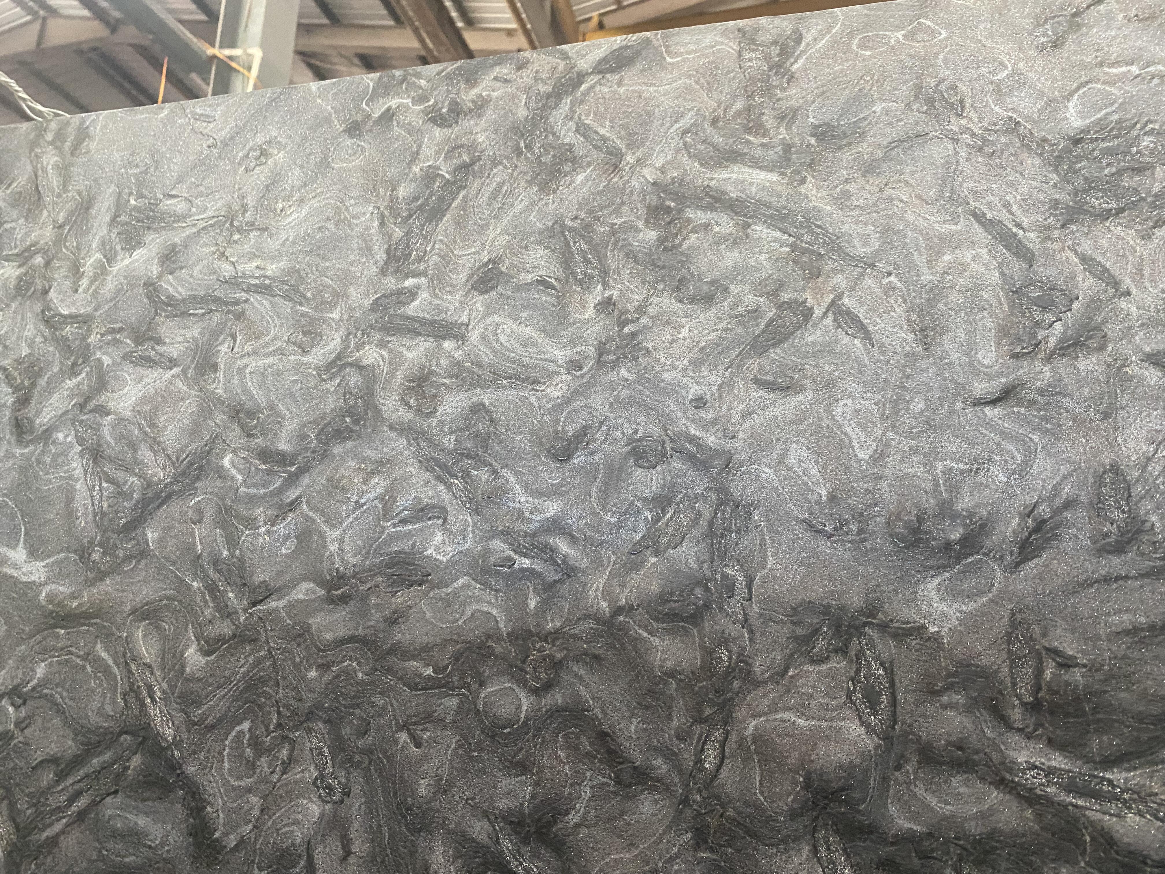 安哥拉黑花崗巖石材耐候性應(yīng)用