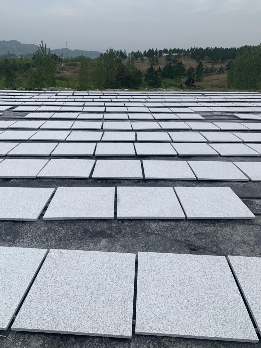 白麻火燒面石材費(fèi)用路沿石施工報(bào)價(jià)