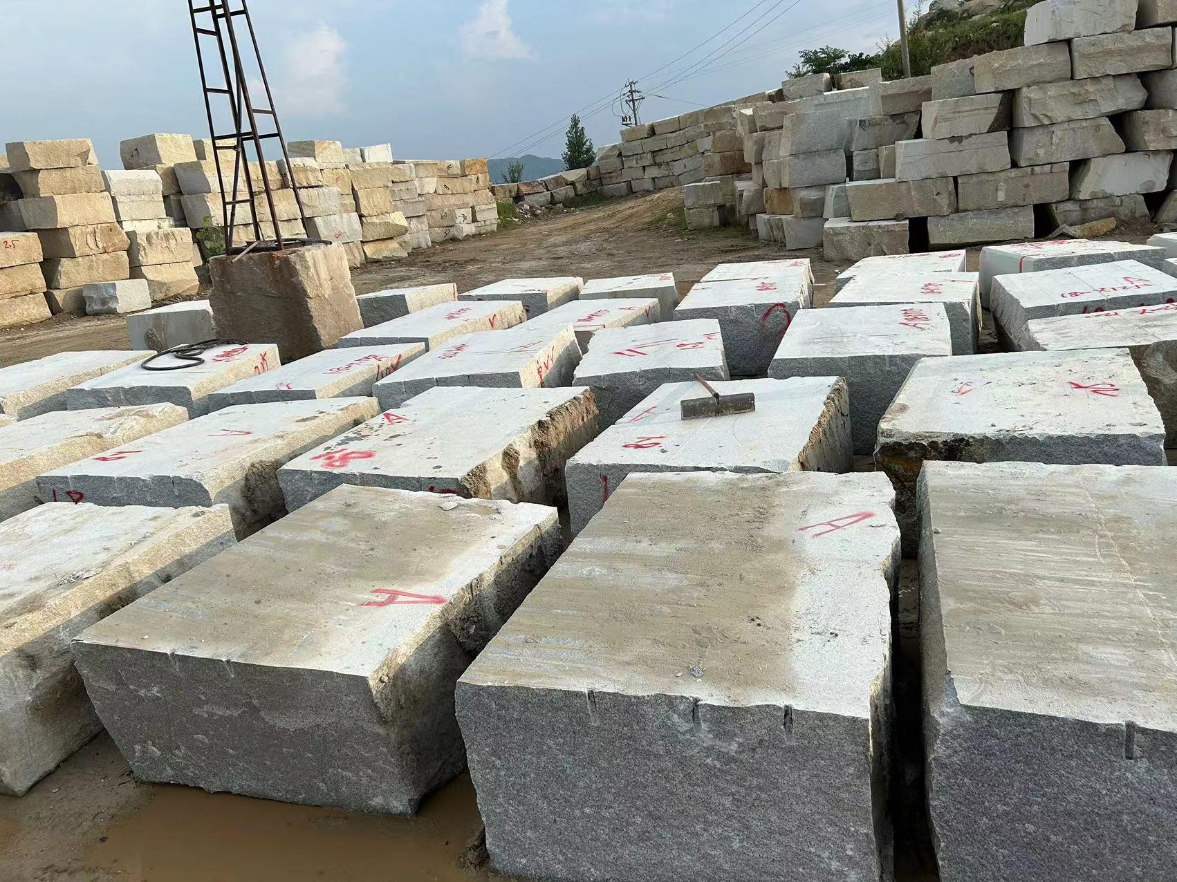 山東白麻地鋪石材荔枝面及光面加工