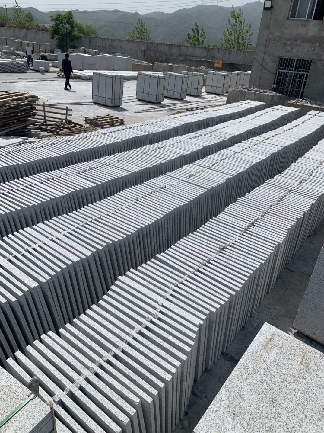 白麻花崗巖石材廠(chǎng)家批發(fā)直銷(xiāo)供應(yīng)商電話(huà)