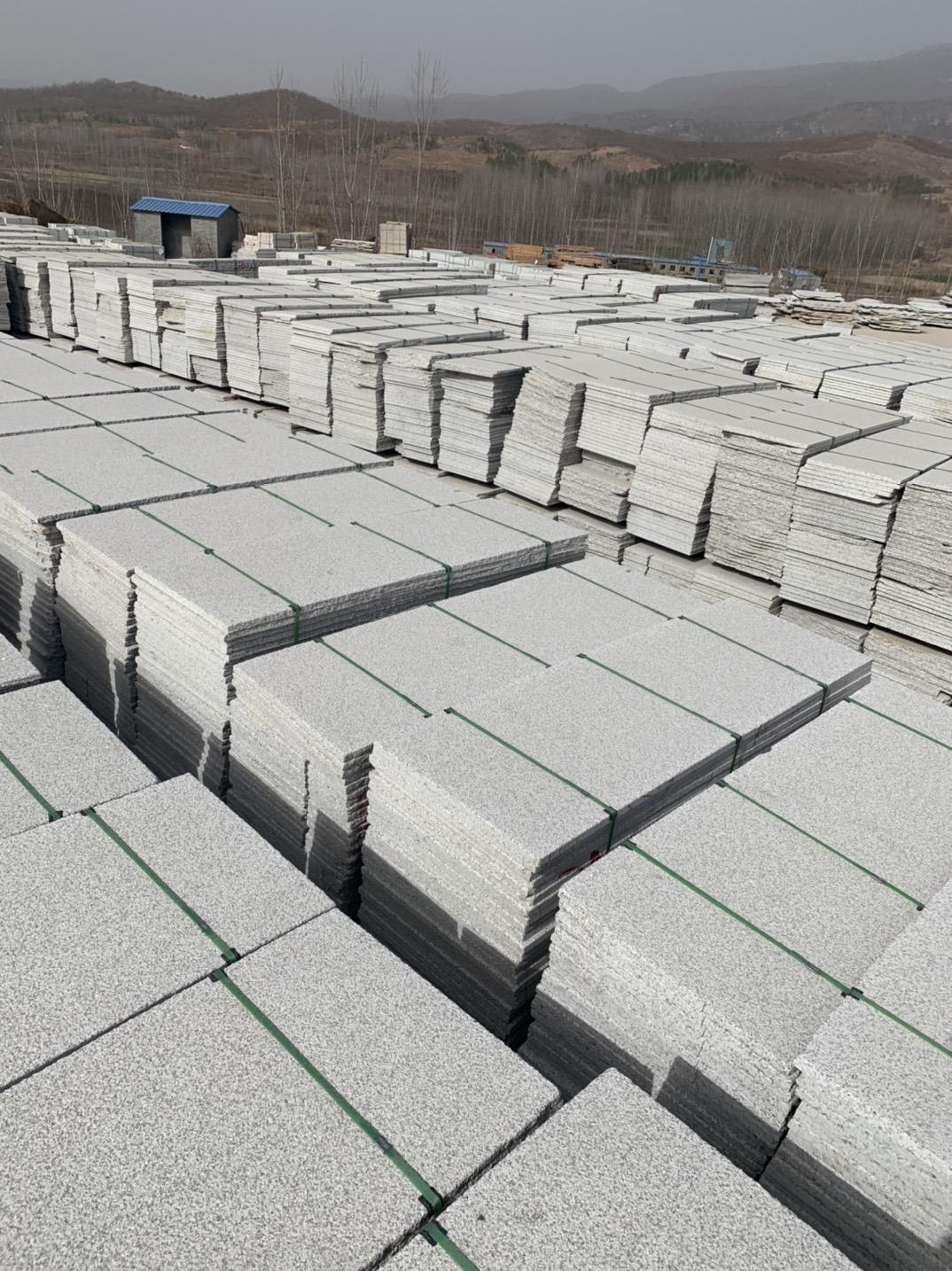 白麻花崗巖地面成本路沿石采購費(fèi)用