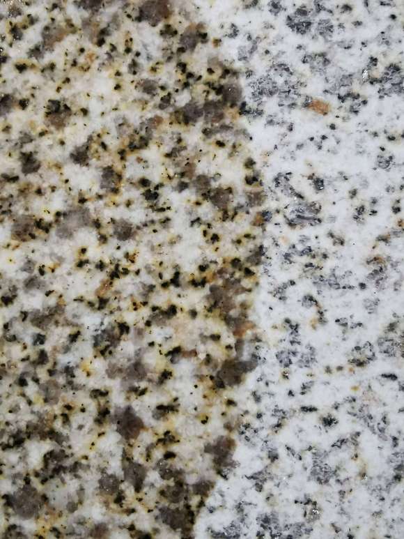 揭秘外墻干掛熱門材料：拉絲面與火燒板芝麻白的獨(dú)特魅力(圖1)