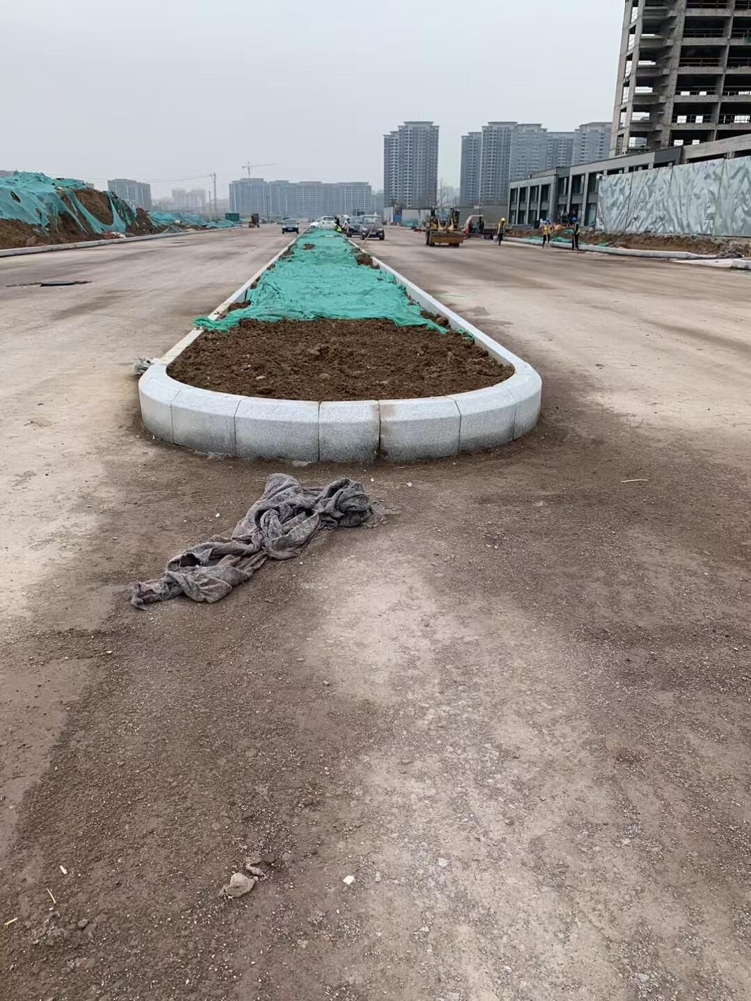 芝麻白芝麻灰芝麻黑路沿石廠家生產(chǎn)標(biāo)準(zhǔn)與定價(jià)