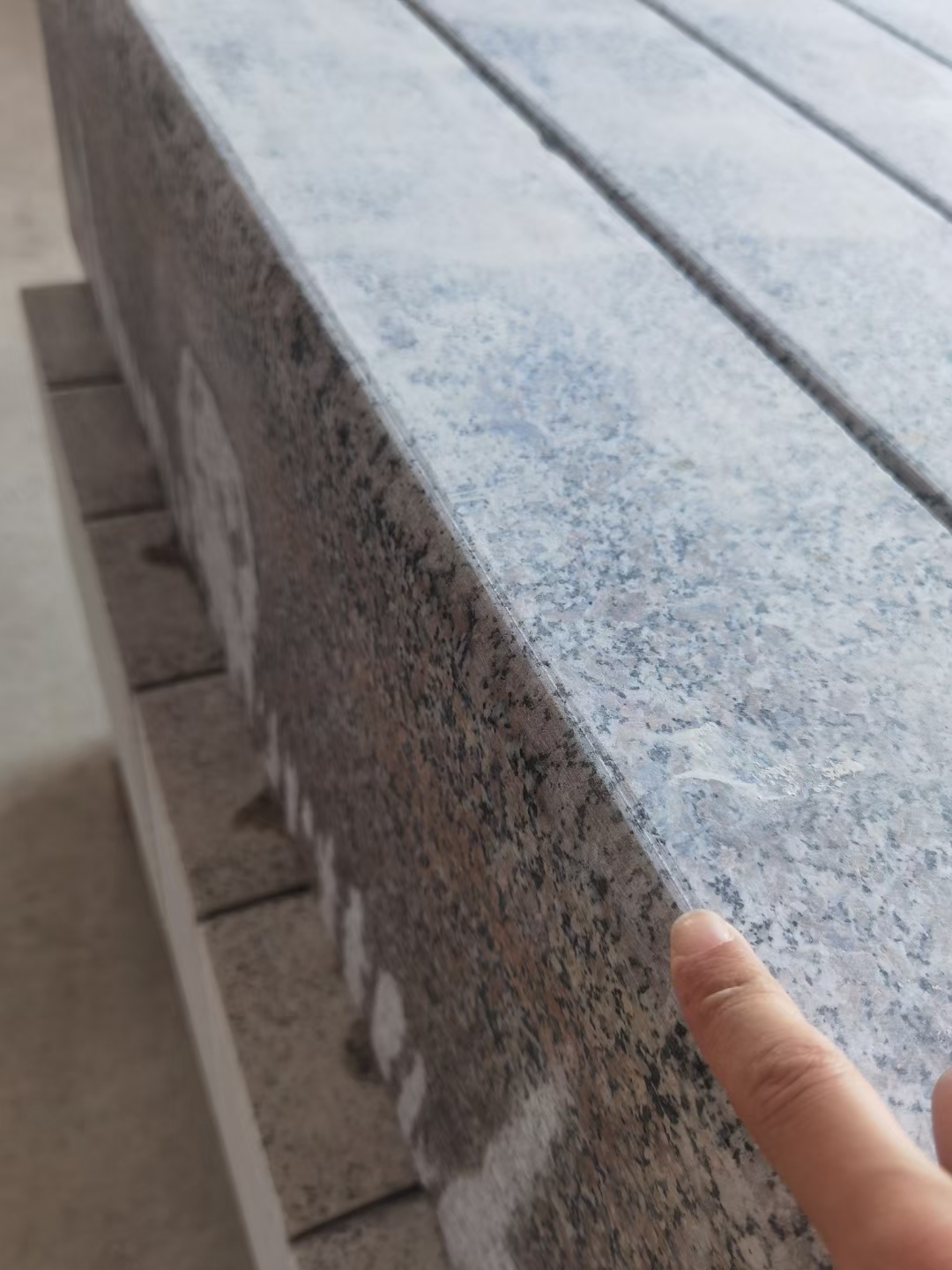 當(dāng)前工地常用芝麻黑路沿石每米報(bào)價(jià)含機(jī)切面火燒面選項(xiàng)(圖2)