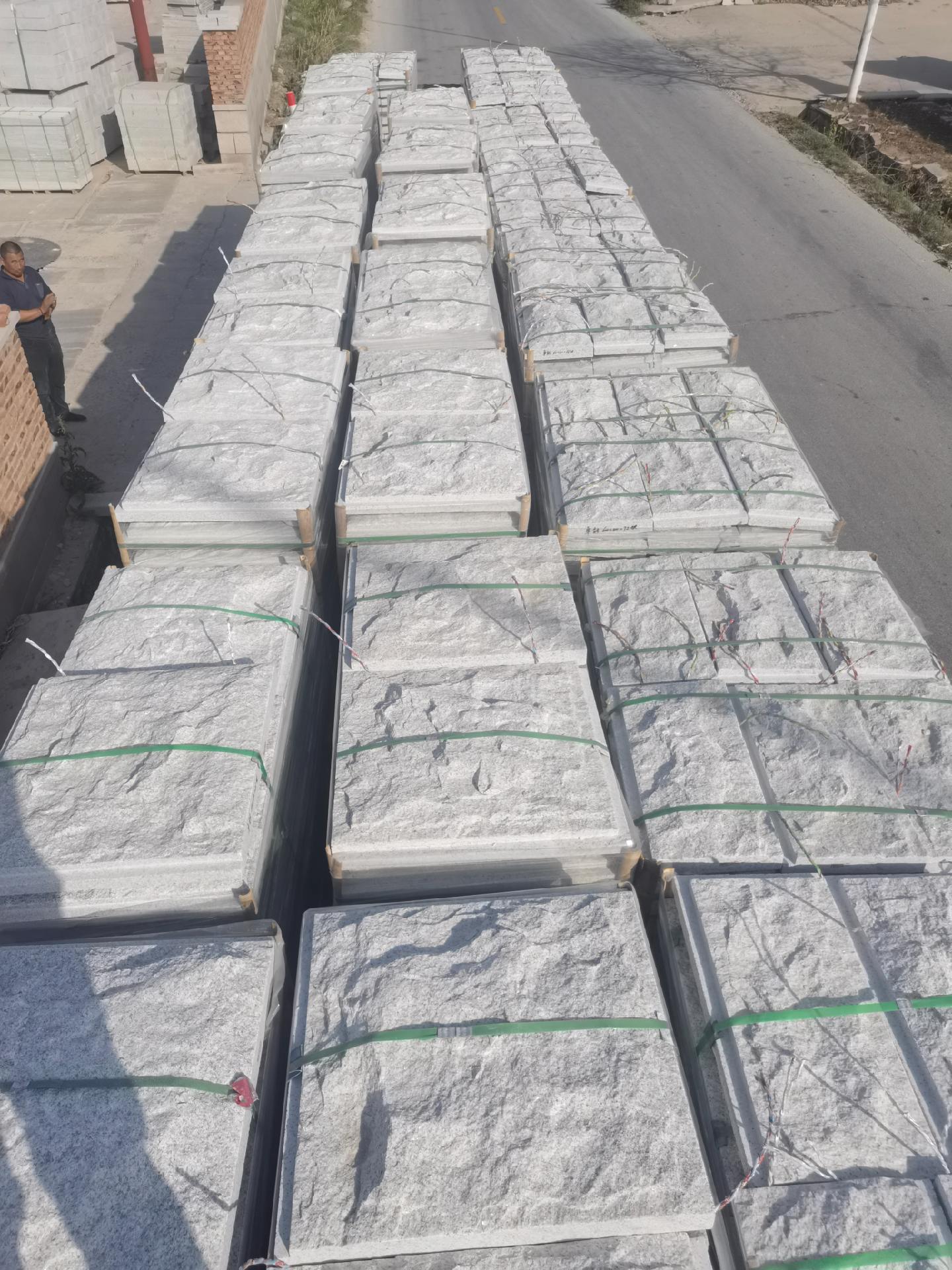 火燒板石材批發(fā)廠家直銷芝麻白花崗巖板材(圖2)