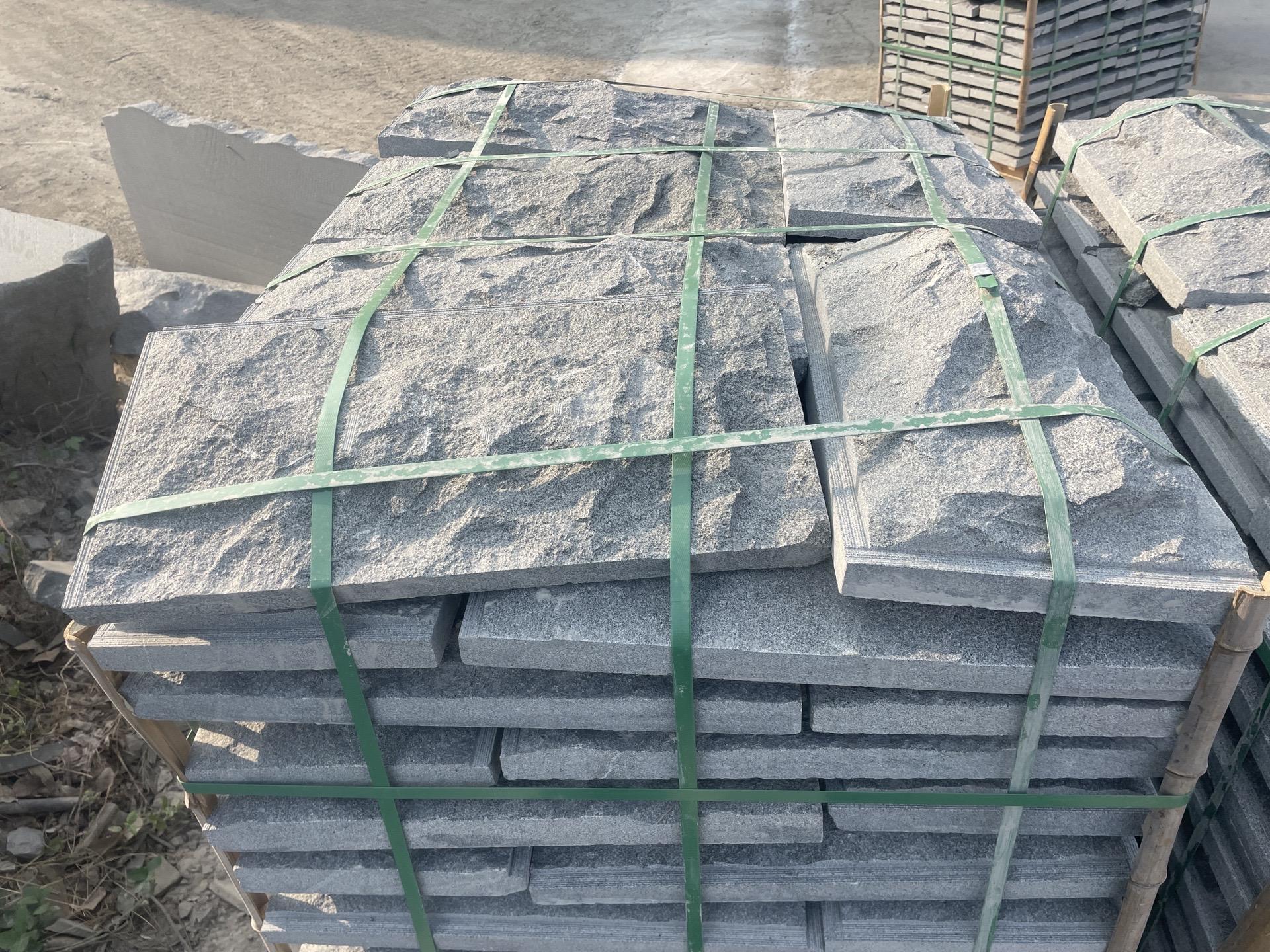 蘑菇石石材批發(fā)廠家承接芝麻白板材訂單