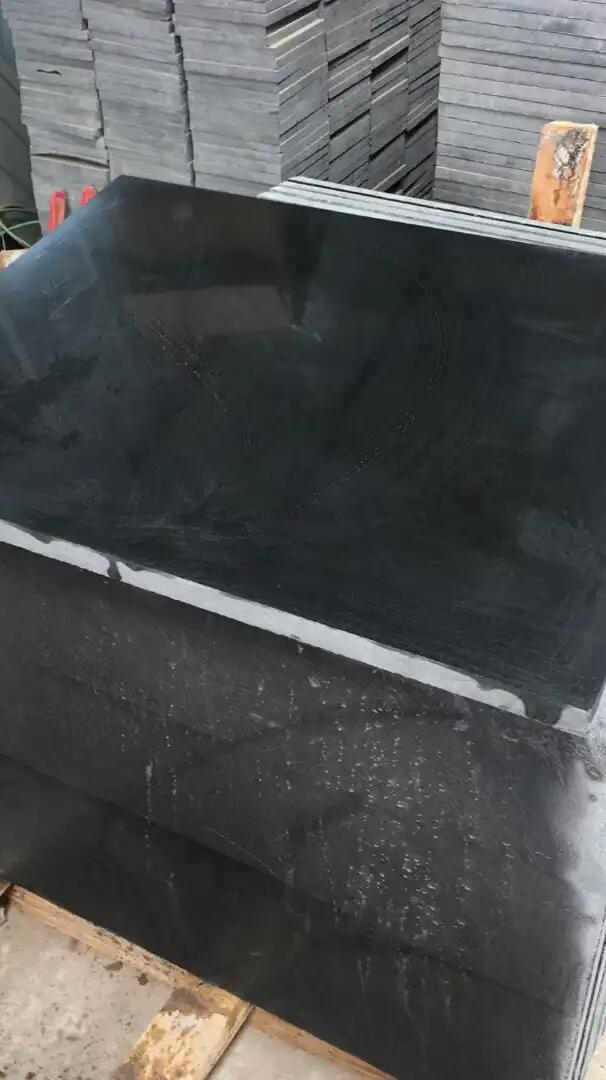 中國黑石材作為墓碑材料的使用特點(diǎn)