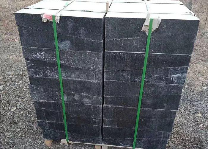 安哥拉黑石材用于墓碑的實(shí)際效果