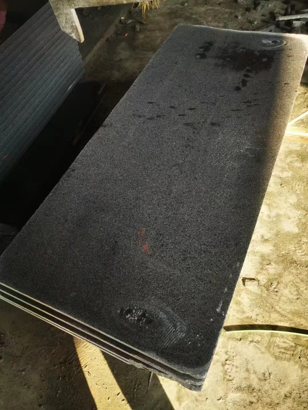 芝麻黑墓碑批發(fā)廠家石材(圖2)