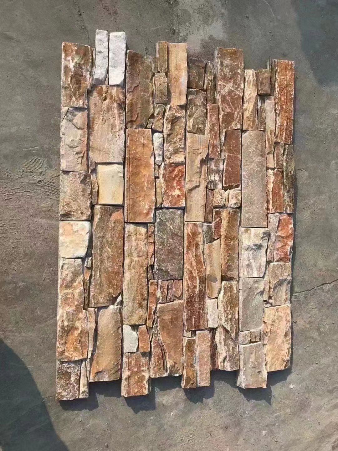 蘑菇石廠家價(jià)格對(duì)應(yīng)天然石材紋理與批次色差控制