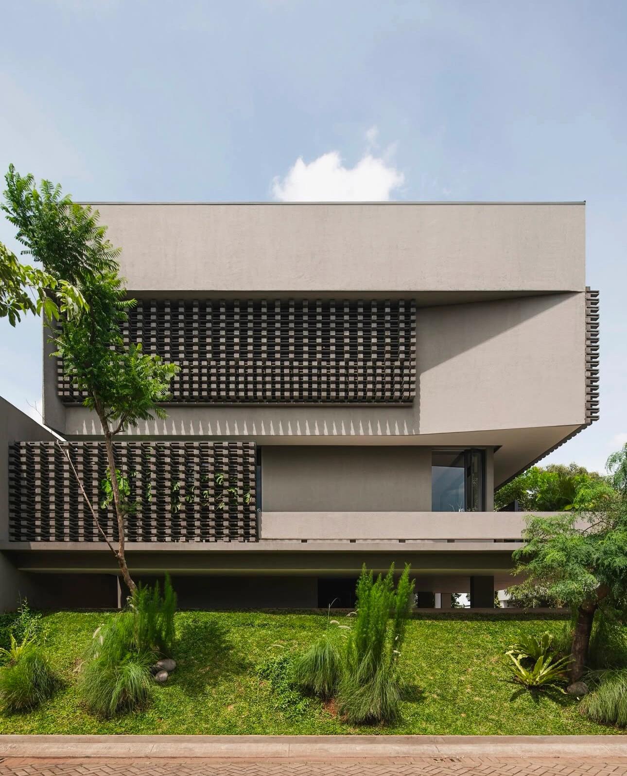 農村自建房地面石材用仿古面還是光面