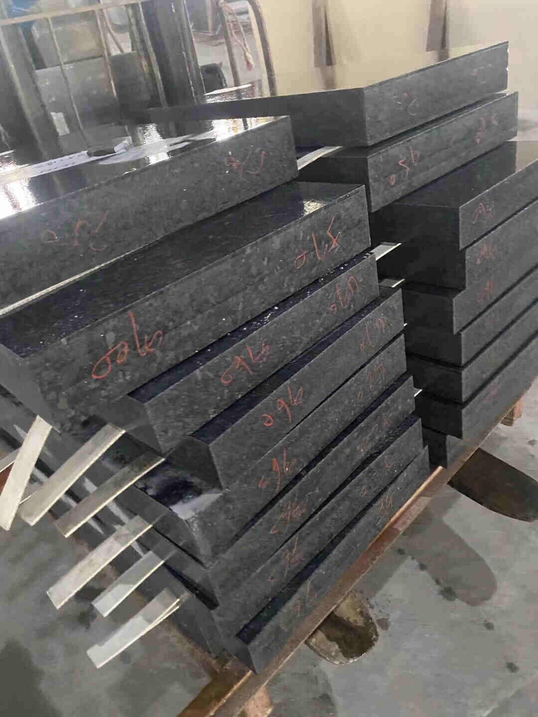 黑色水景大理石加工廠切割工藝方法