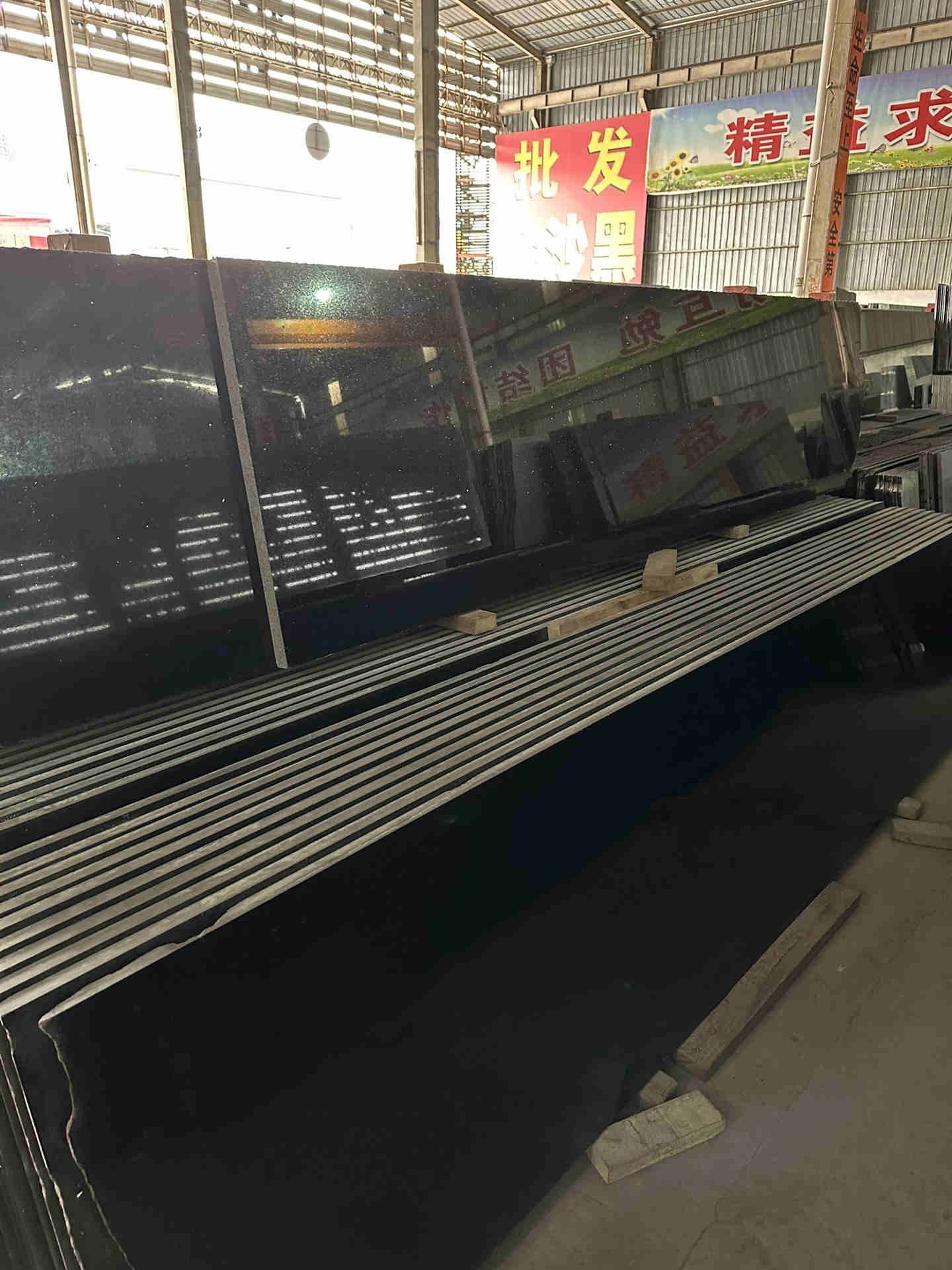 紅色花崗巖石材有哪些