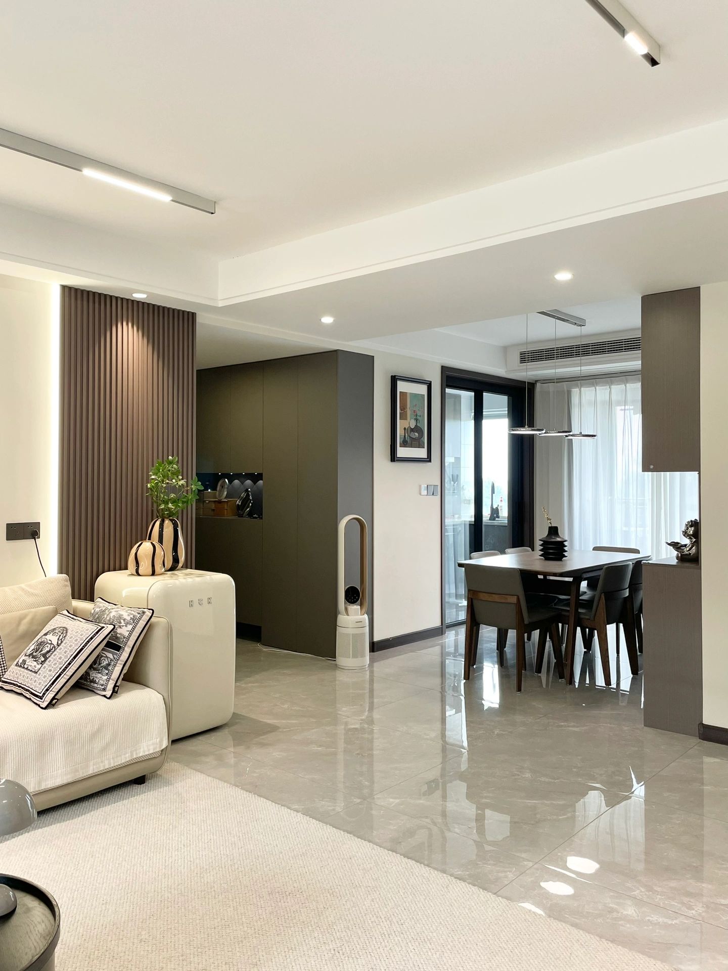 如何打造溫馨實(shí)用的樓梯儲(chǔ)物格？