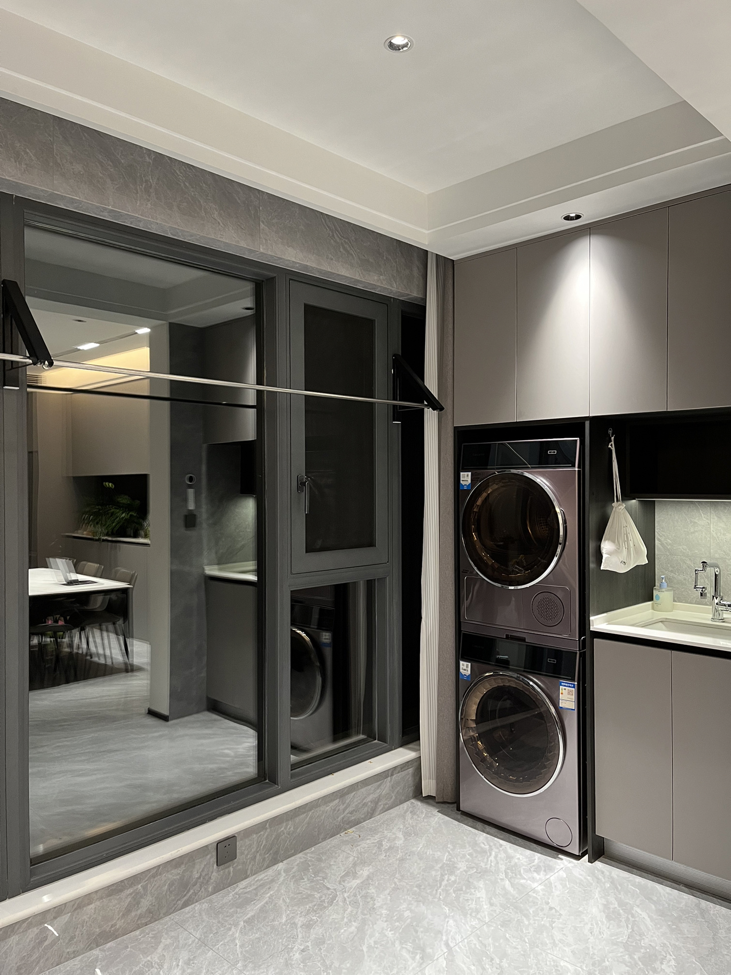 打造獨(dú)特的庭院風(fēng)景：青石板鋪裝讓您的庭院與眾不同