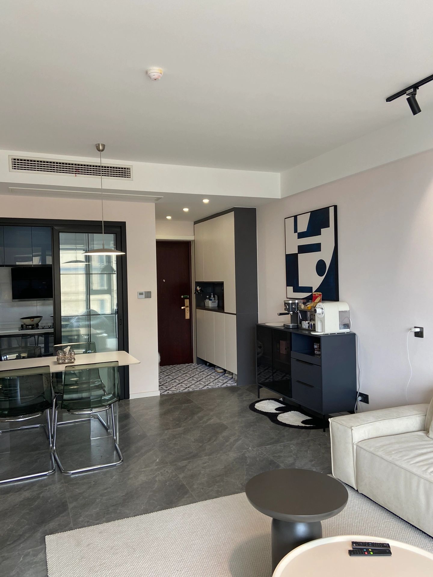 室內(nèi)臺階石與地板銜接處的處理工藝與材料選擇