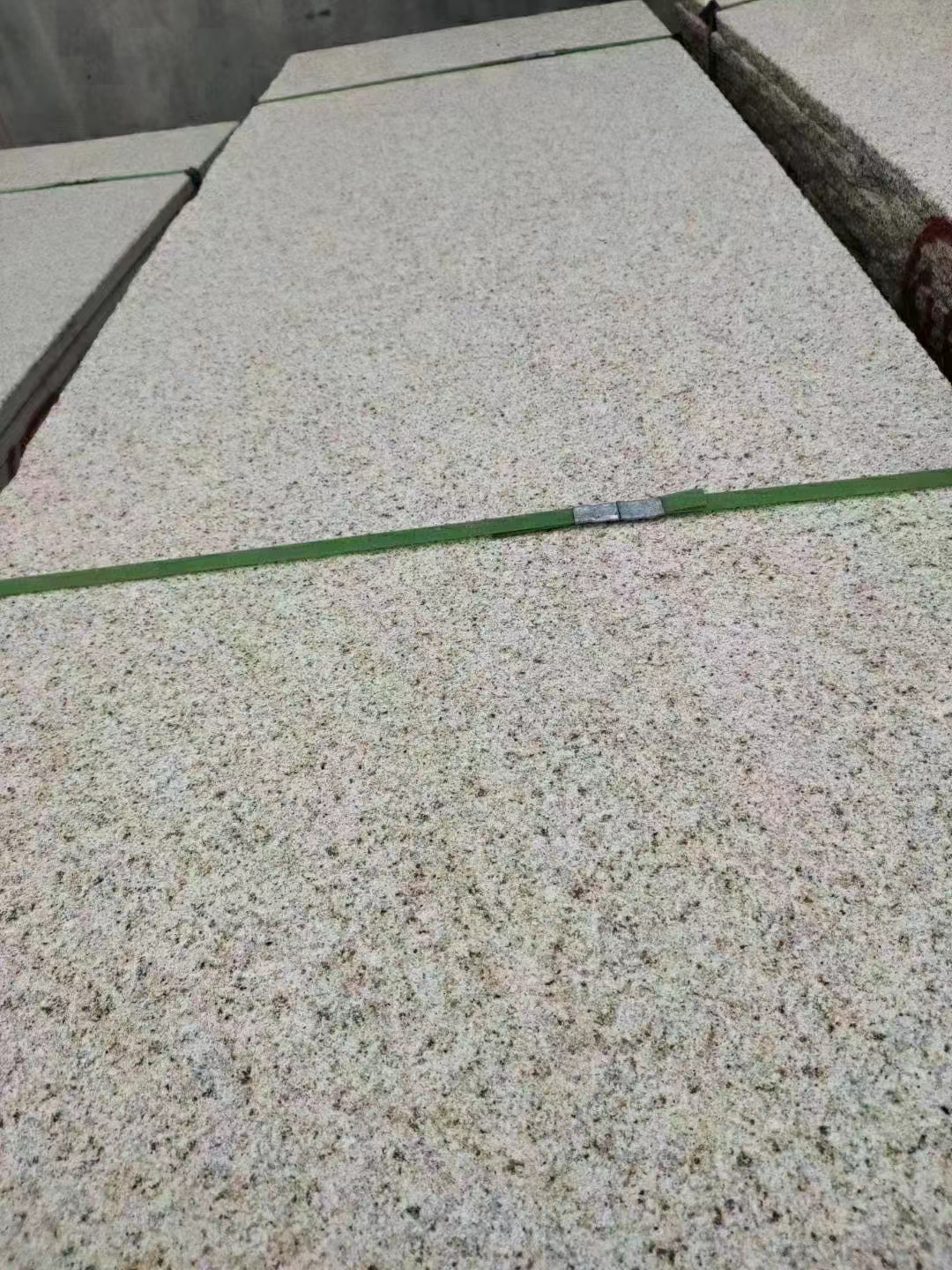 外墻用白色大理石貼面與芝麻白花崗巖石材規(guī)格(圖4)