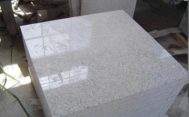 芝麻白火燒板石材用于河道護岸邊緣每米定制報價