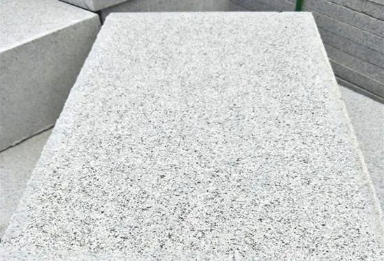 芝麻白石材廠家貨源芝麻白火燒板價格按平方計算