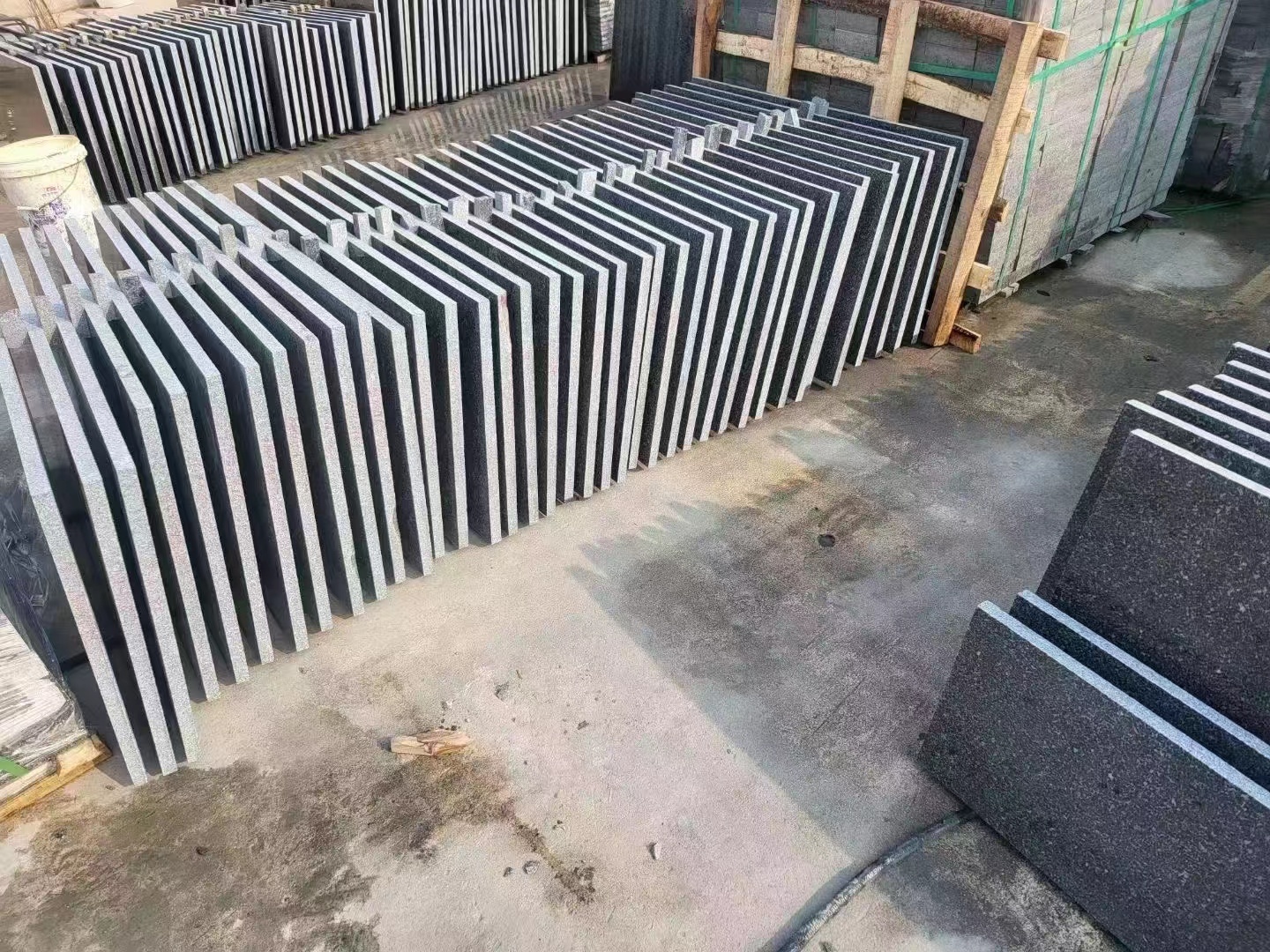 芝麻黑花崗巖石材產(chǎn)地位于哪里