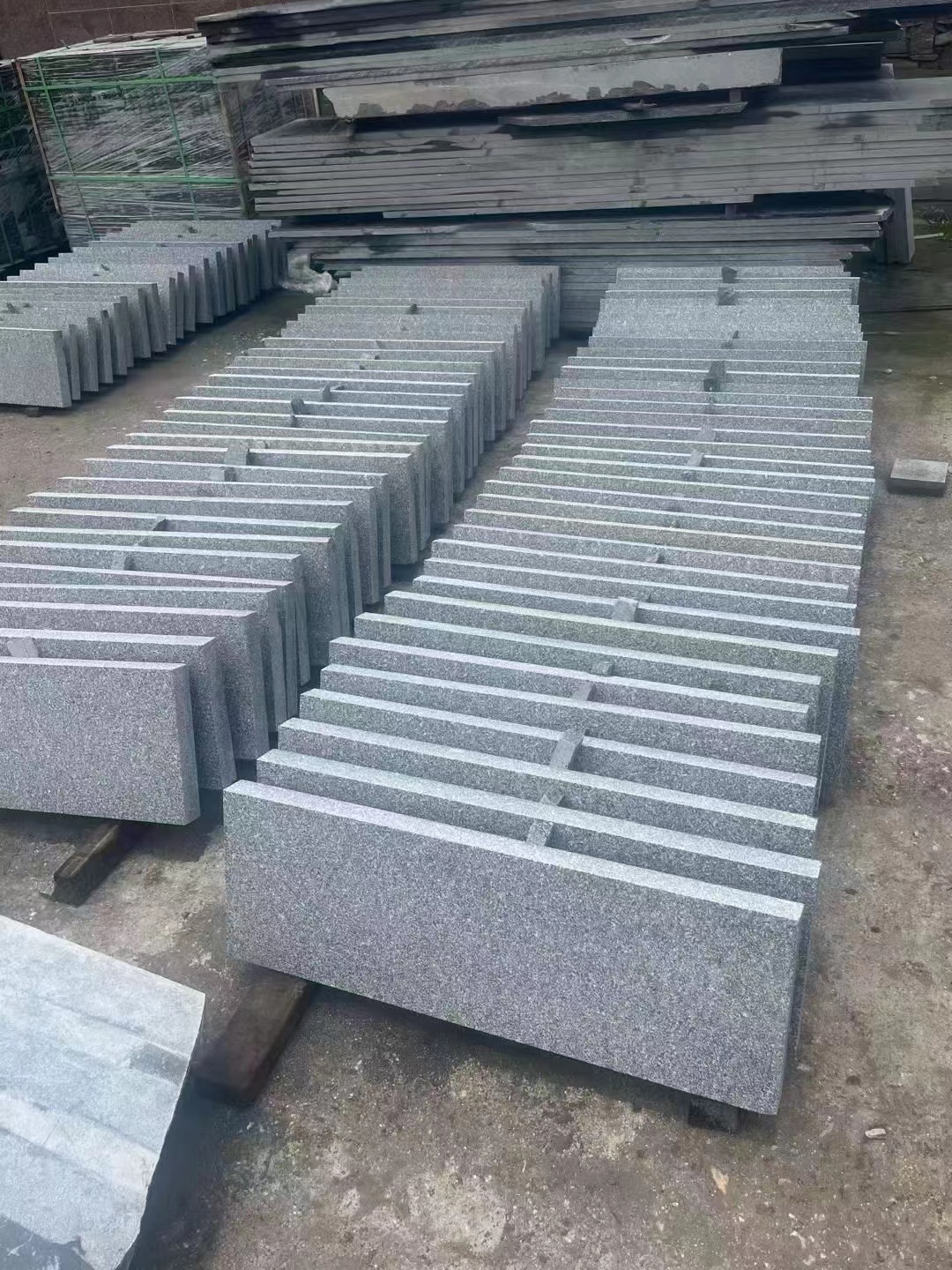 灰色石材芝麻灰花崗巖地鋪板加工