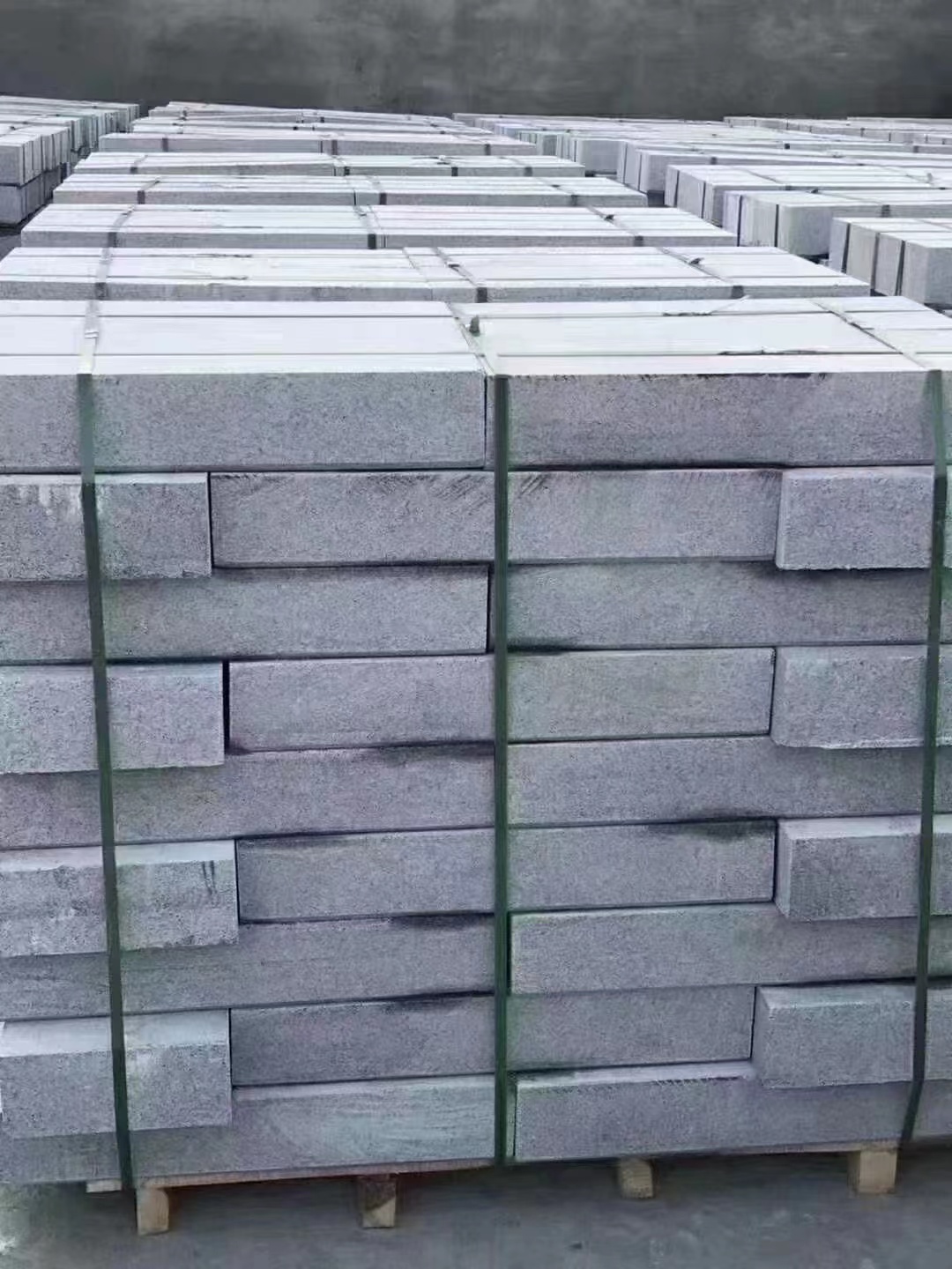 芝麻灰花崗巖生產(chǎn)廠家批發(fā)(圖1)