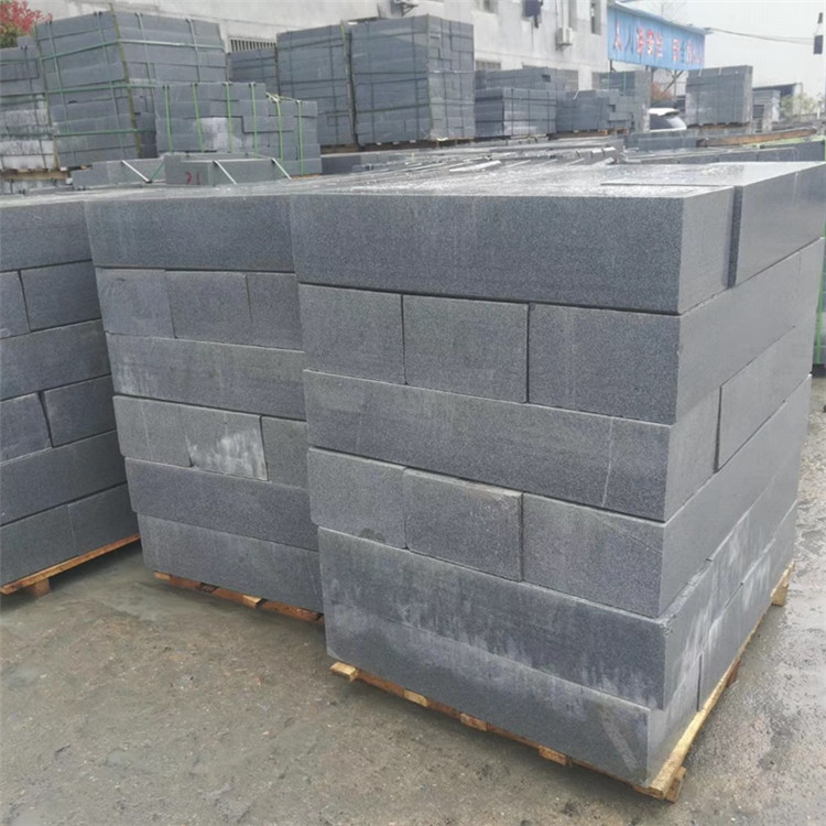 芝麻灰石材與黃麻景觀(圖1)