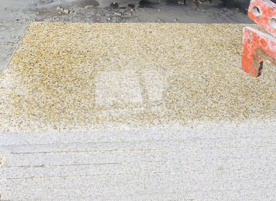 黃金麻光面花崗巖價格多少？