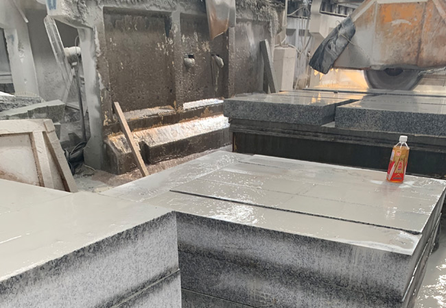 芝麻黑花崗巖廠(chǎng)家電話(huà)石材價(jià)格參考查詢(xún)(圖2)