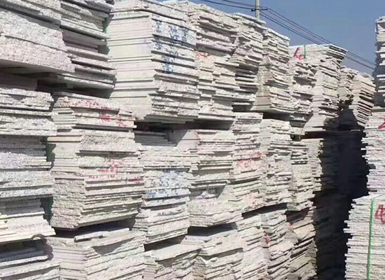 雄安新區(qū)石材生產(chǎn)工廠中具備荒料倉儲與加工車間的單位(圖2)