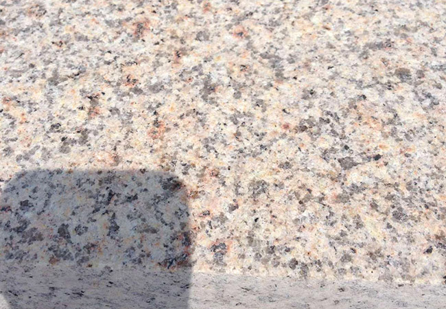 石材地面鋪貼后出現(xiàn)泛堿現(xiàn)象的成因與現(xiàn)場(chǎng)處理措施(圖2)