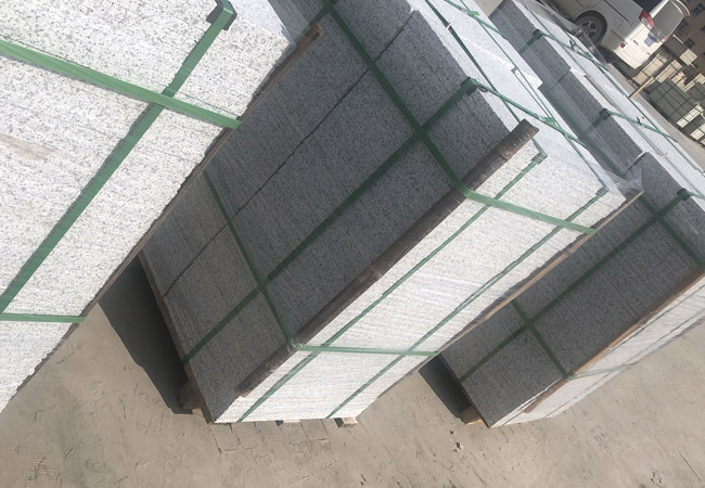 芝麻白荔枝面花崗巖多少錢