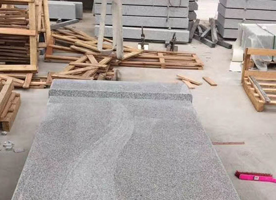 雨水篦子溝蓋板最小承載跨度為1.8m