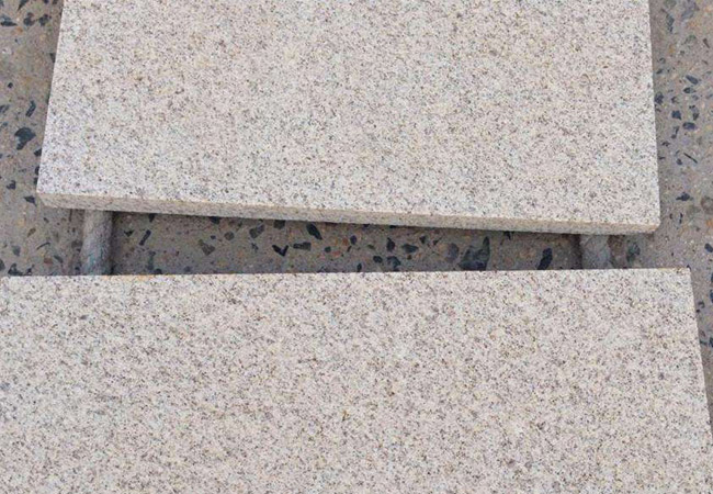 黃金麻色別墅外墻