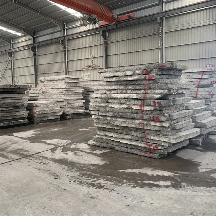 山東嘉祥青石路沿石，路緣石，道沿石，路側(cè)石