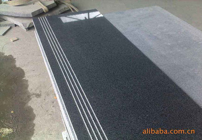 芝麻黑盲道磚價(jià)格行情多少