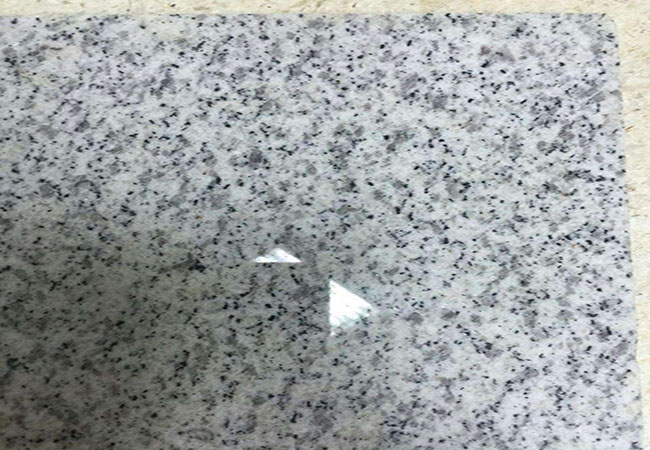 花崗巖芝麻白與芝麻灰的區(qū)別