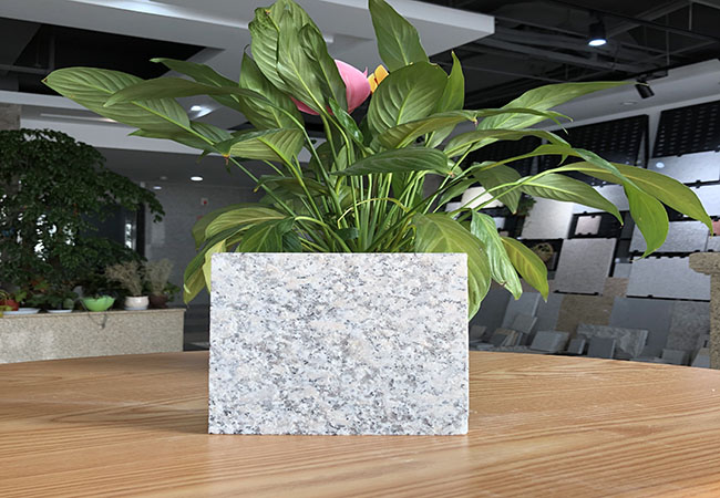 院子石材鋪裝用什么石材合適別墅庭院地鋪石大理石每平方實(shí)際報(bào)價(jià)(圖1)