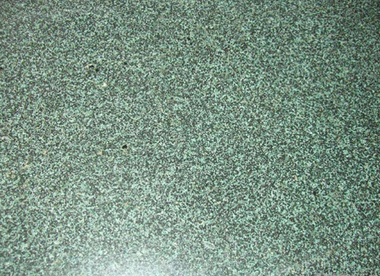 石材干掛預(yù)埋件開槽位置與巖體結(jié)構(gòu)面方向關(guān)聯(lián)性(圖2)