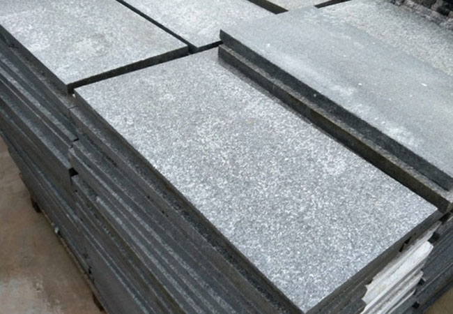 地鋪石厚度多少合適小院使用不同尺寸對(duì)應(yīng)鋪裝條件