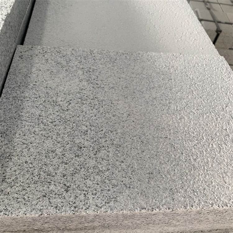 供應(yīng)石材芝麻灰工程板