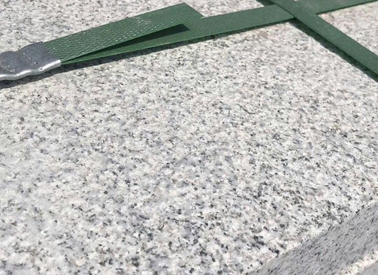 滾石彈石的厚度背后，是否藏著不為人知的自然法則？