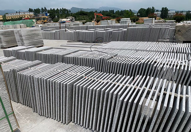 路沿石上的黃實線是什么意思(圖3)