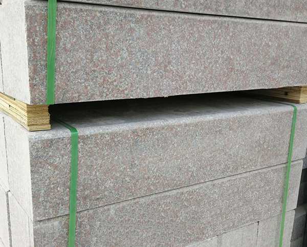 桃花紅路邊石,桃花紅花崗巖側(cè)石多少錢一米,桃花紅大理石路緣石圖片,路牙石(圖2)