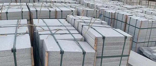 芝麻灰荔枝面是經(jīng)過(guò)花崗巖加工